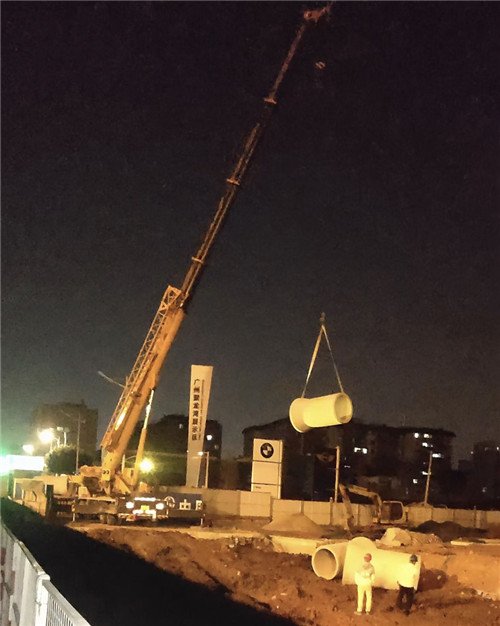 浑江区“弯臂矫正”—— 吊车的 “形变补偿” 技术