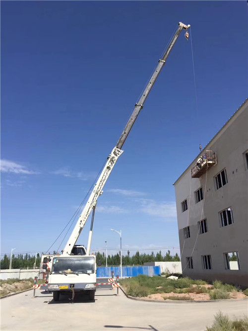 浑江区“轻装强干”—— 吊车的 “轻量化臂架” 技术